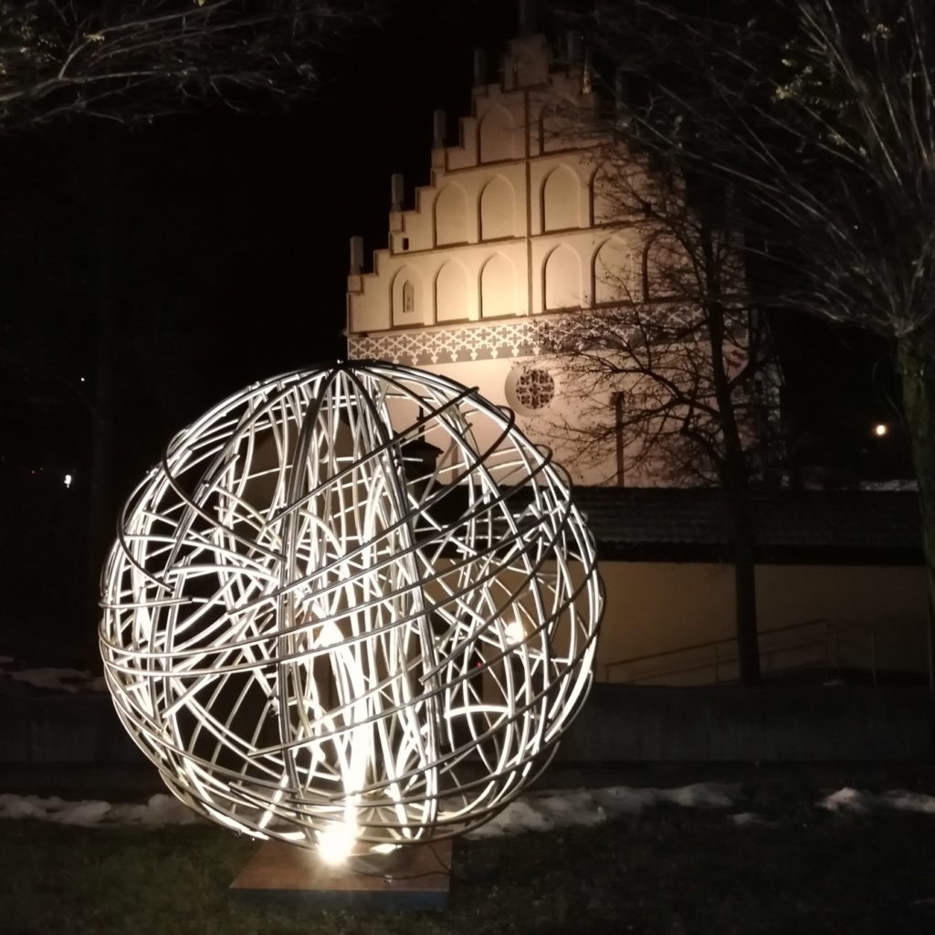 Anton Amort, Edelstahlskulptur, Vorplatz Haus der Fasnacht